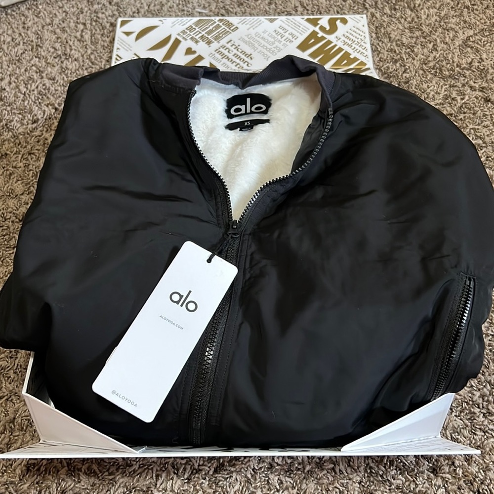 Alo Faux Fur Urbanite Bomber. Size: XS